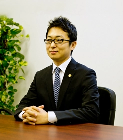 細川弁護士