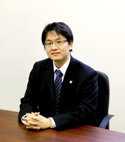 山本弁護士